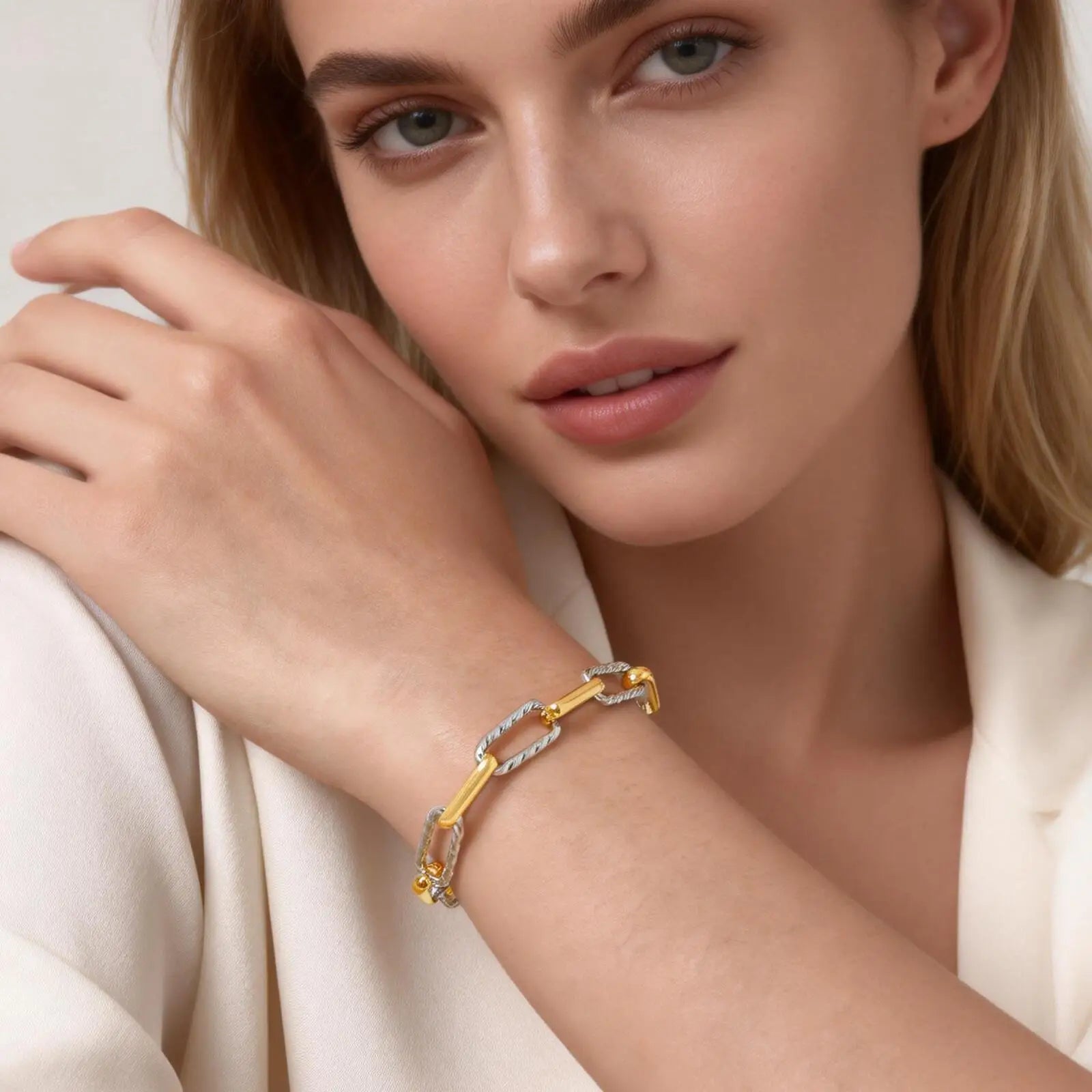 Lumelle Paperclip Schakelarmband om de pols